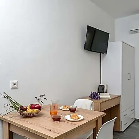 Hotell Vive Mare Plaka Ii 4*